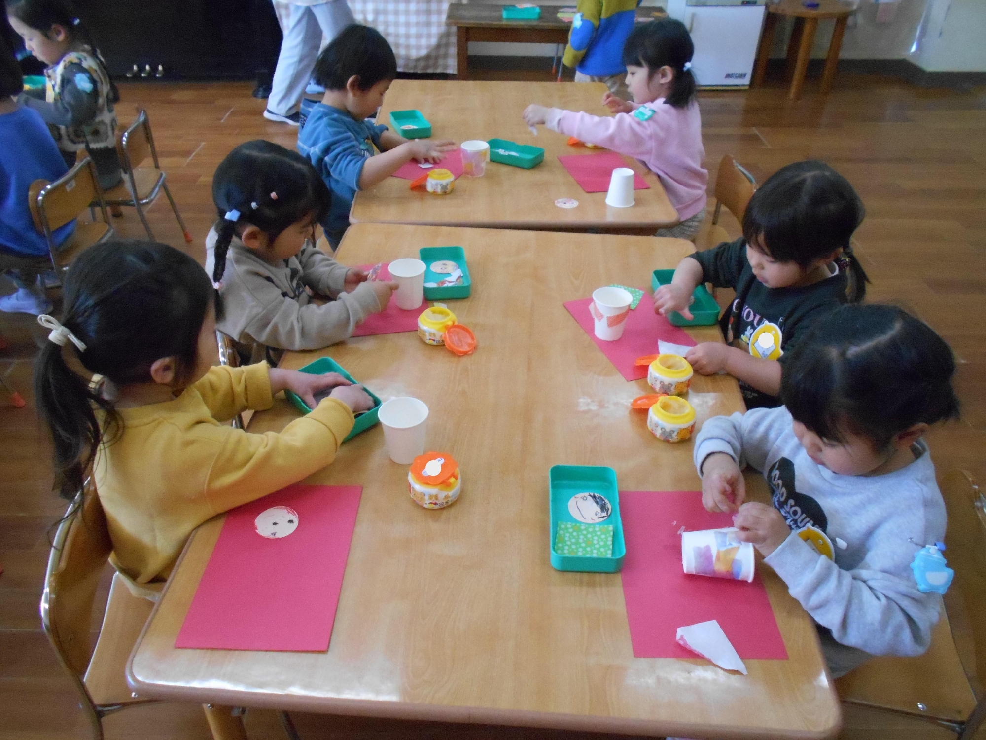 全学年　ひな祭り製作