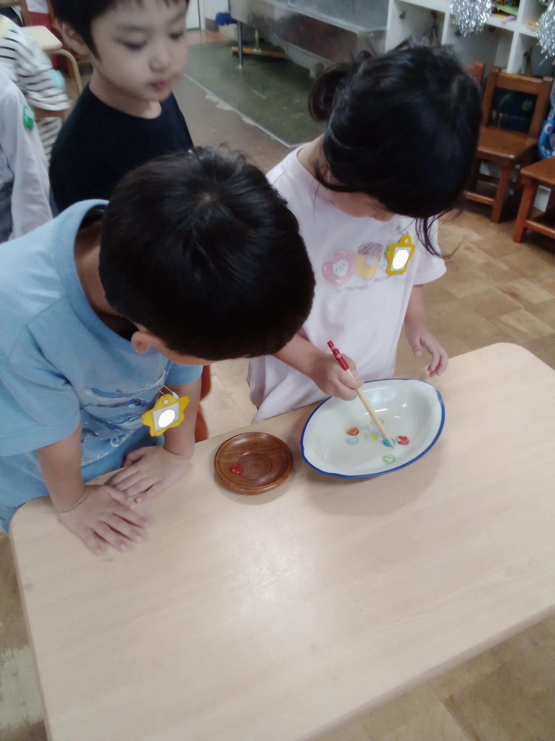 年長いちょう組　～箸の持ち方～