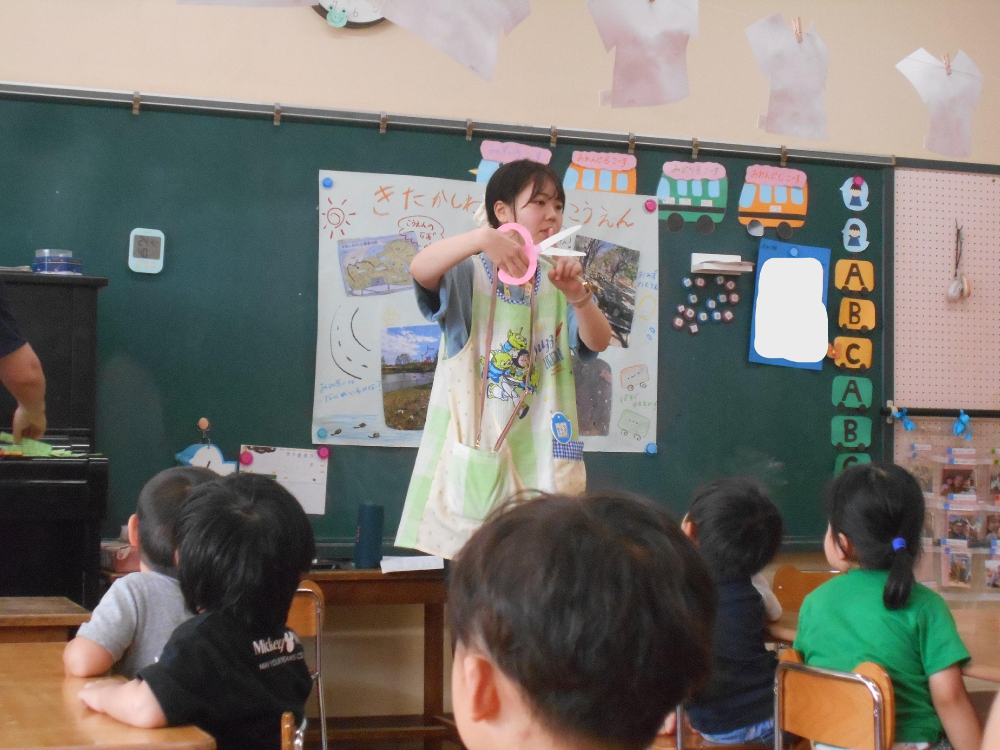 年少組　はさみ製作